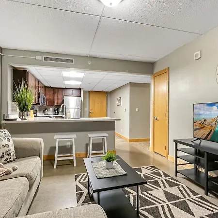 Huge 2Br Apt Next To Wells Fargo -Freeparking! Des Moines Exterior foto