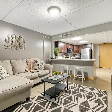 Huge 2Br Apt Next To Wells Fargo -Freeparking! Des Moines Exterior foto