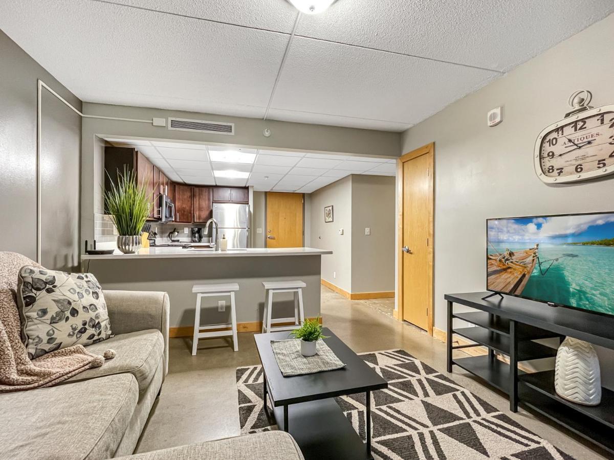 Huge 2br Next To Wells Fargo -freeparking! Des Moines