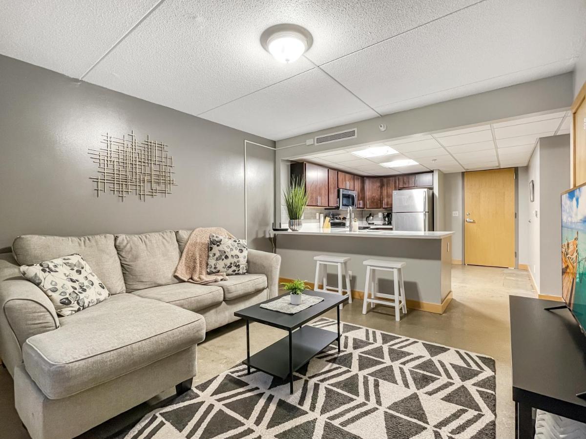 Huge 2br Next To Wells Fargo -freeparking! Des Moines