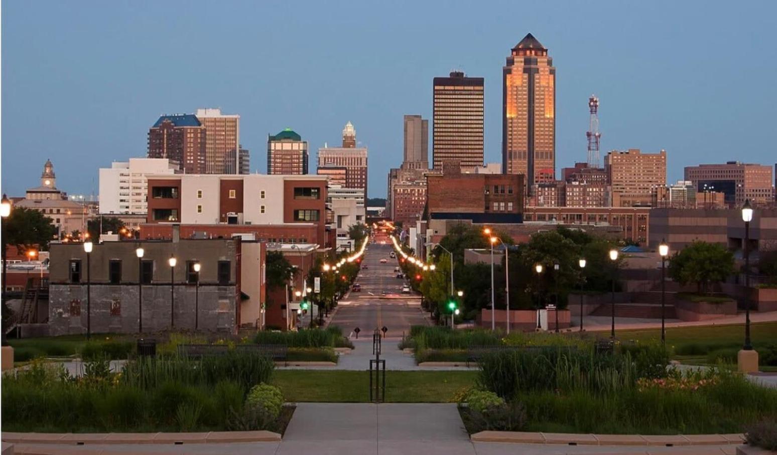 Huge 2br Next To Wells Fargo -freeparking! Appartement Des Moines